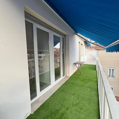 Bilocale Con Ampia Terrazza * Mentona